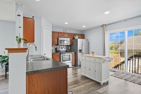 Tiny photo for 5730 Colts Gate Drive 43 #43, New Albany, OH 43054 (MLS # 225035255)
