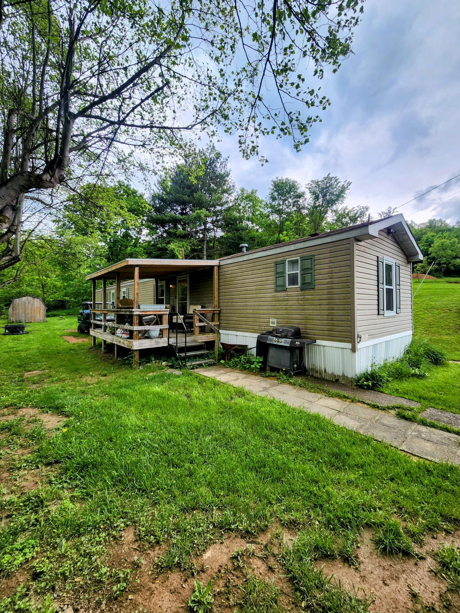 6960 Bluebell Road, Cumberland, Ohio image 1