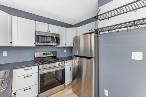 Tiny photo for 889 Noddymill Lane E 33C #33C, Columbus, OH 43085 (MLS # 226014223)