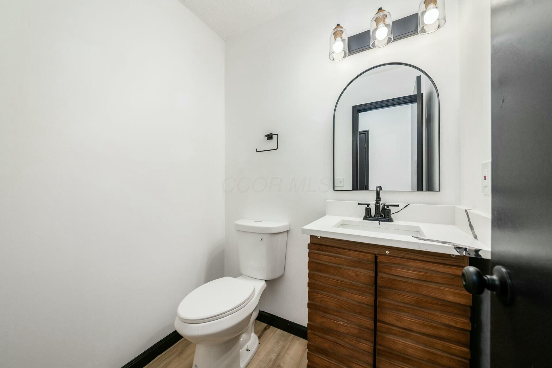 3061 Louise Avenue, Grove City, Ohio image 26