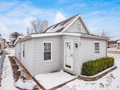 Photo of 833 W Fairview Street, Chillicothe, OH 45601 (MLS # 226002286)