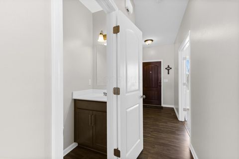 Tiny photo for 1132 Ayrshire Drive, Obetz, OH 43207 (MLS # 226004569)