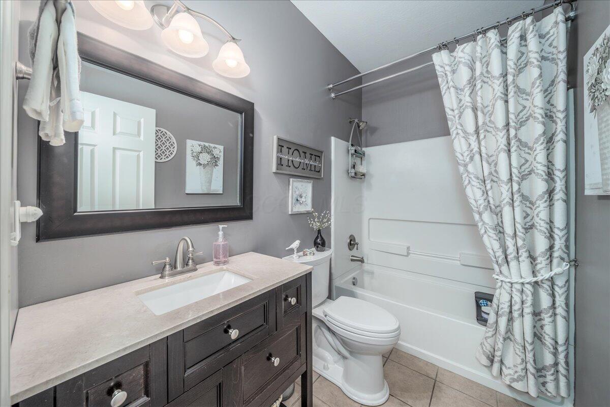 3272 Belstead Drive, Grove City, Ohio image 29