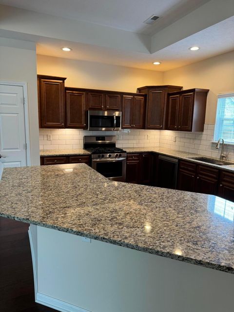 Tiny photo for 104 Colonial Woods Drive 4 #4, Mount Vernon, OH 43050 (MLS # 225037368)