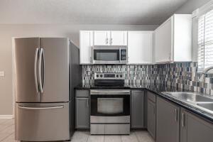 2564 Hickory Pine Lane, Grove City, Ohio image 12