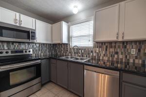 2564 Hickory Pine Lane, Grove City, Ohio image 14