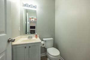 2564 Hickory Pine Lane, Grove City, Ohio image 18