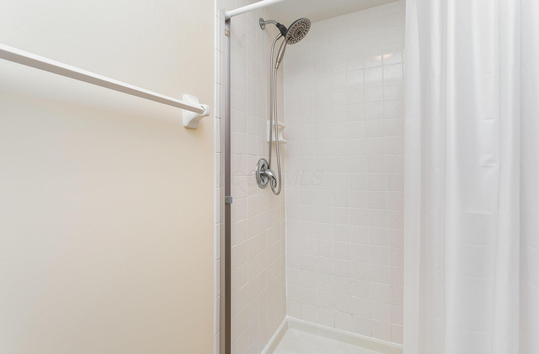 8723 Ramblewood Court, Pickerington, Ohio image 24