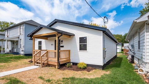 Photo of 823 Race Street, Zanesville, OH 43701 (MLS # 226033364)