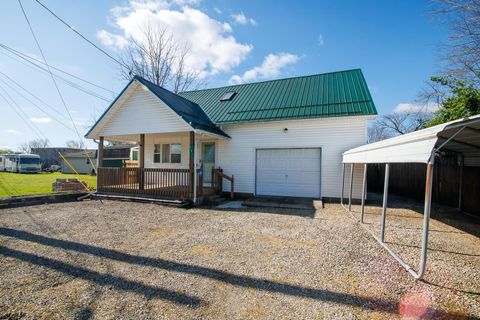 Photo of 581 E Main Street, Circleville, OH 43113 (MLS # 226011648)