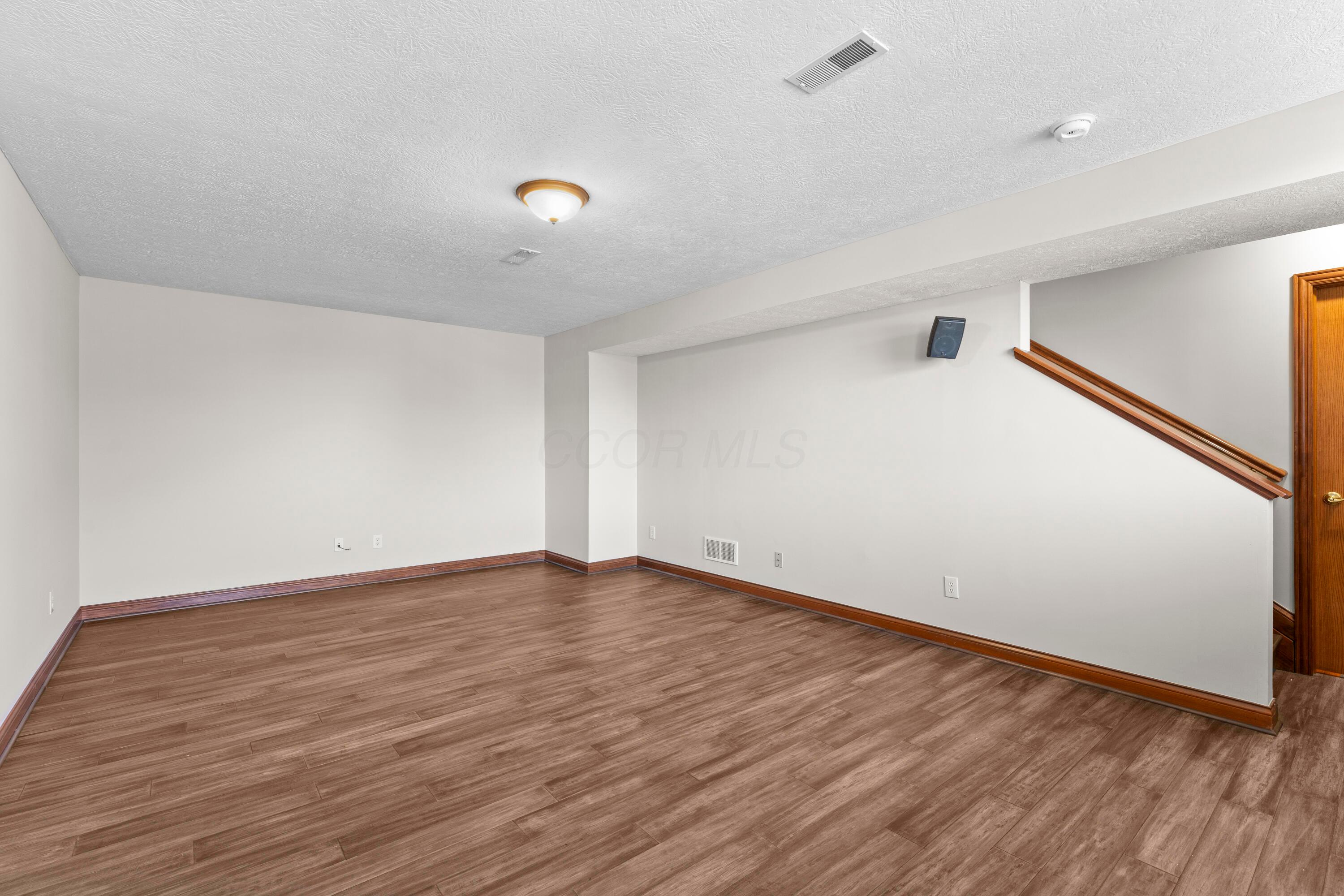 4545 Grand Strand Drive, Grove City, Ohio image 34