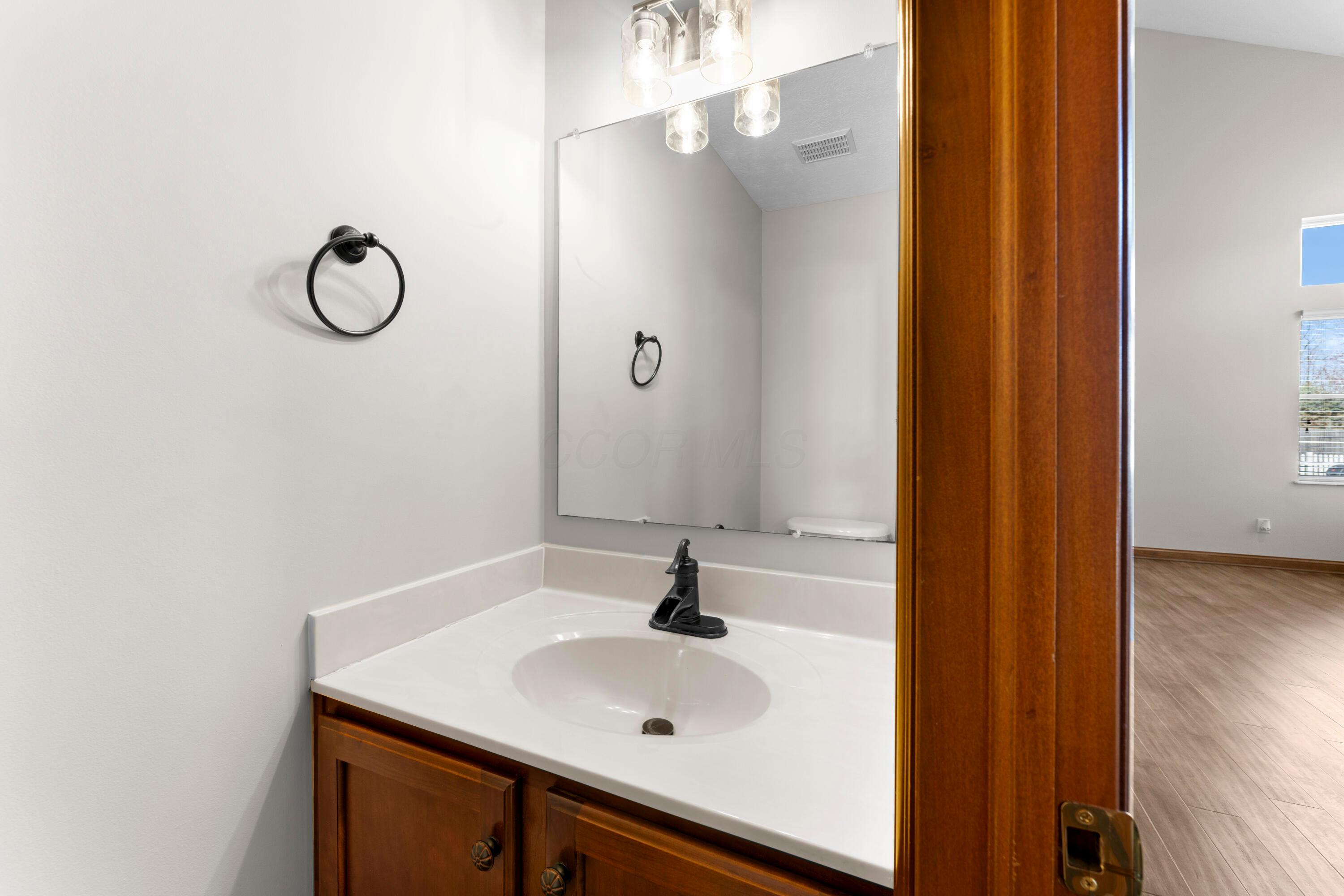 4545 Grand Strand Drive, Grove City, Ohio image 15