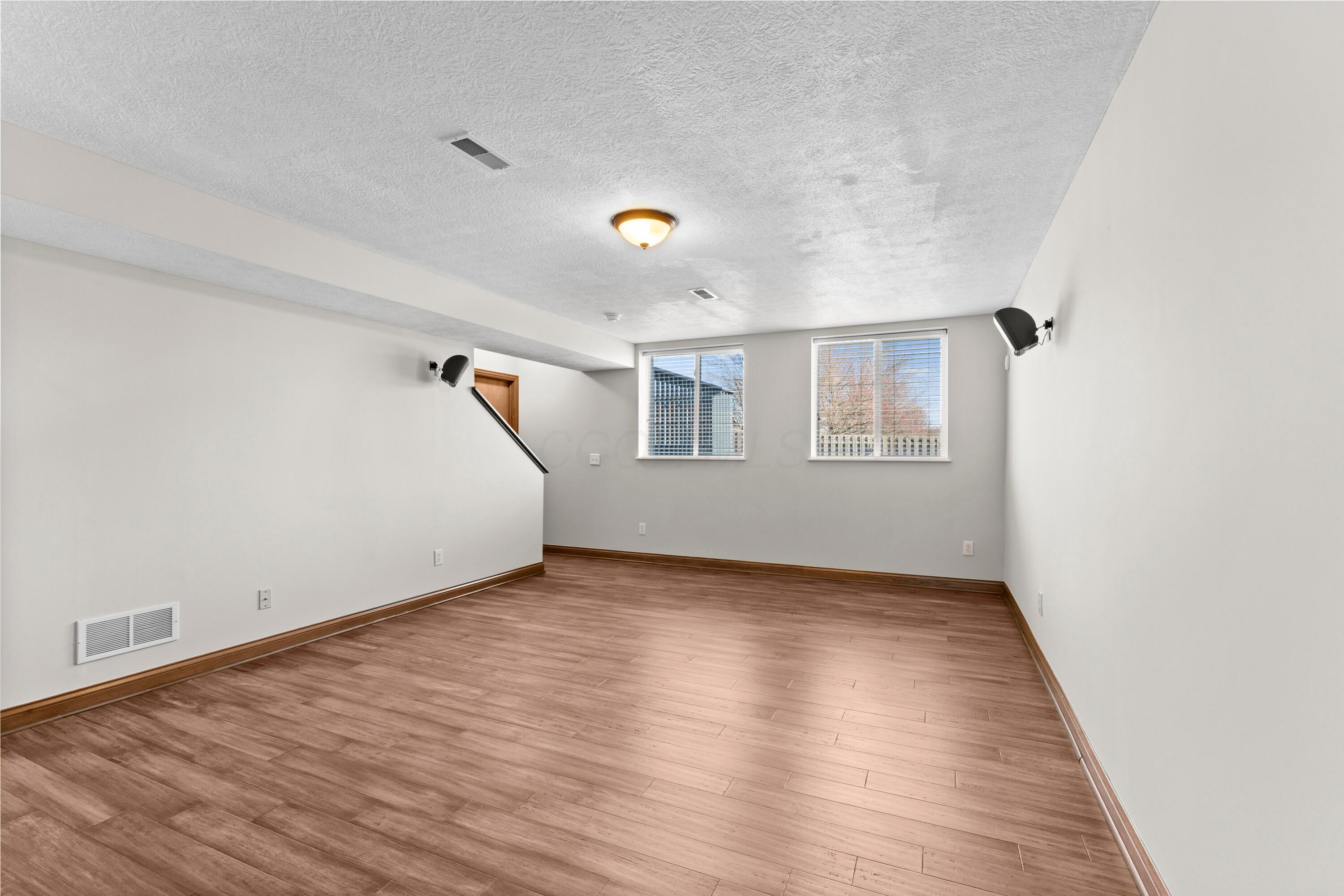 4545 Grand Strand Drive, Grove City, Ohio image 33