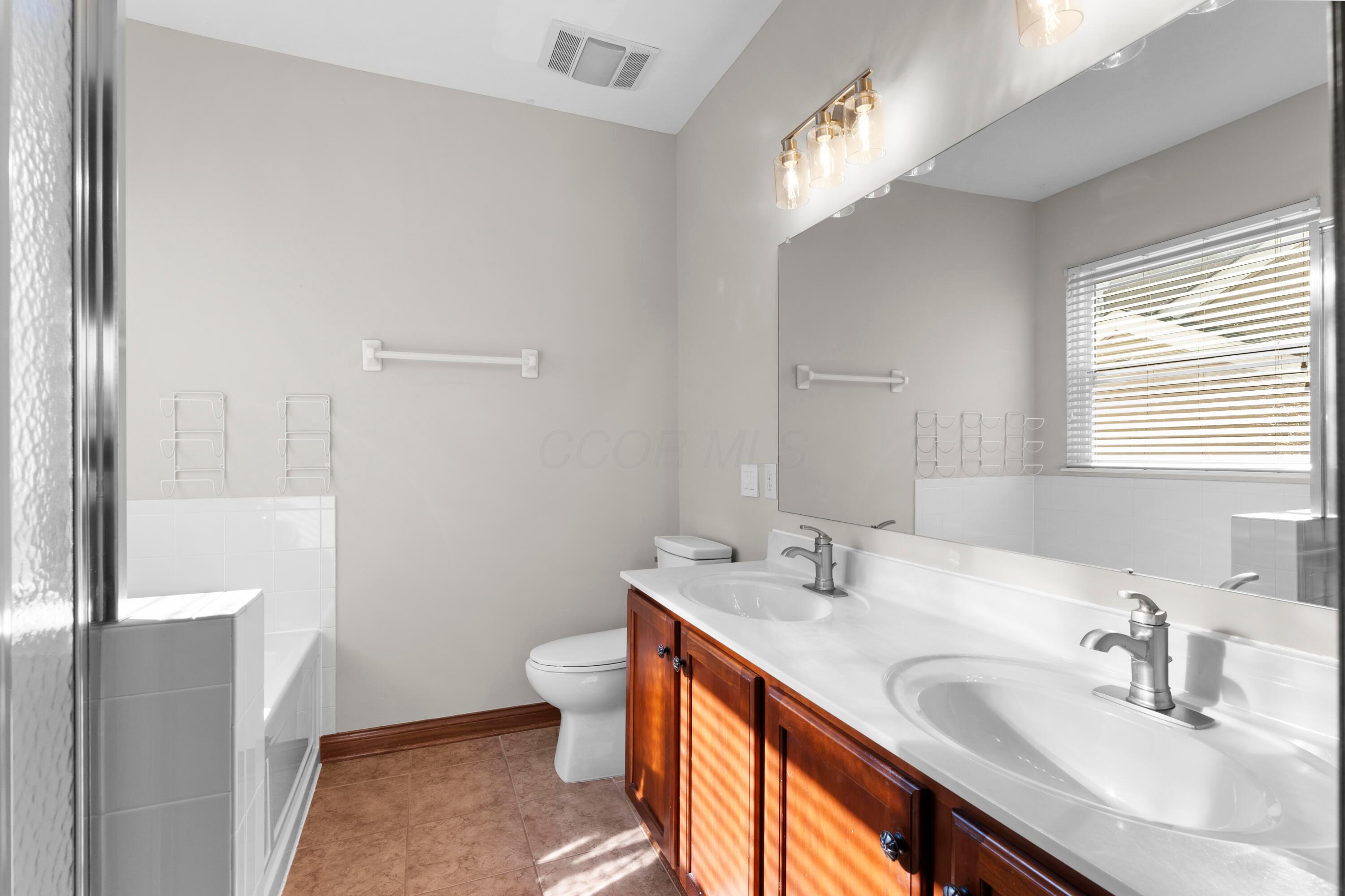 4545 Grand Strand Drive, Grove City, Ohio image 21