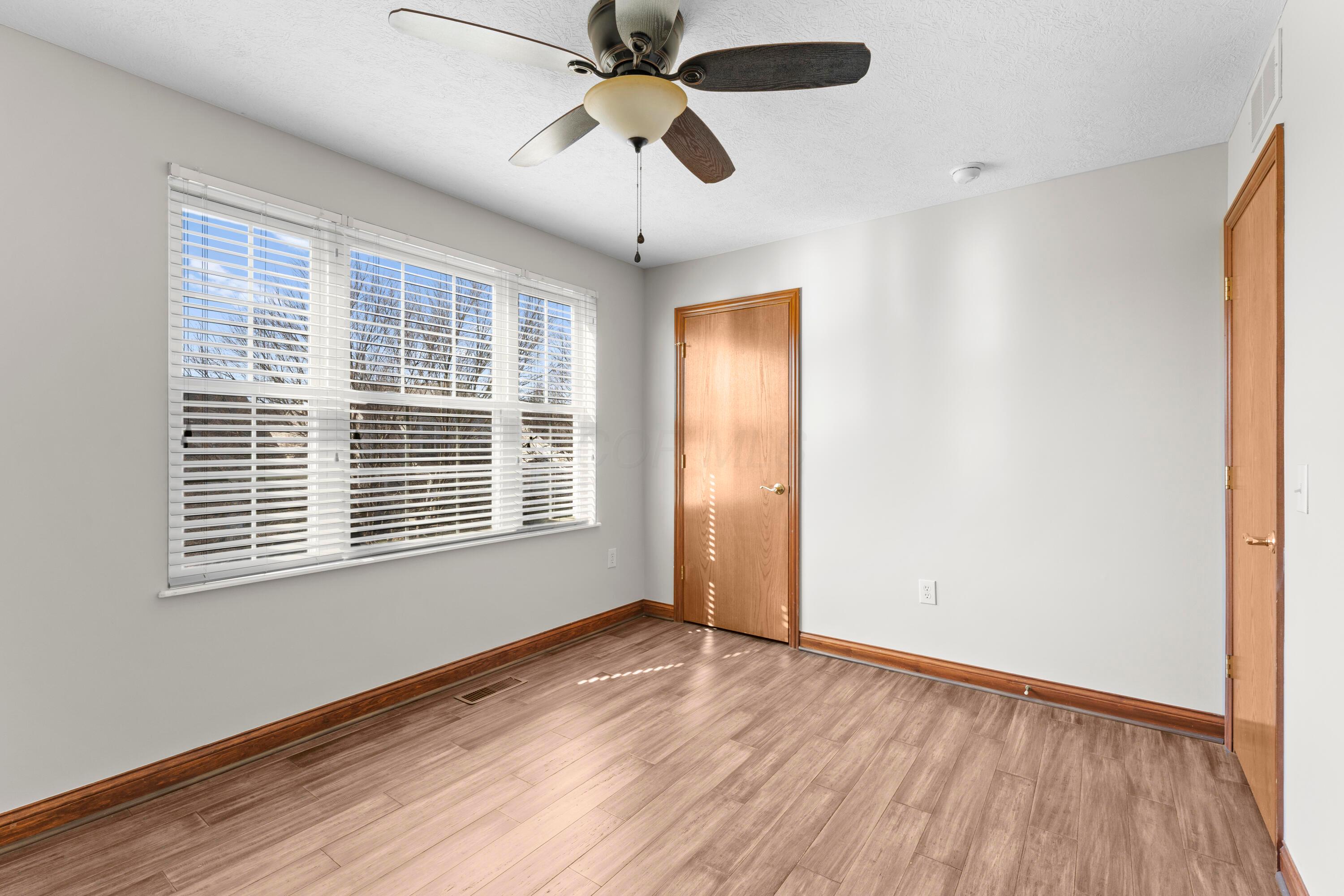 4545 Grand Strand Drive, Grove City, Ohio image 30