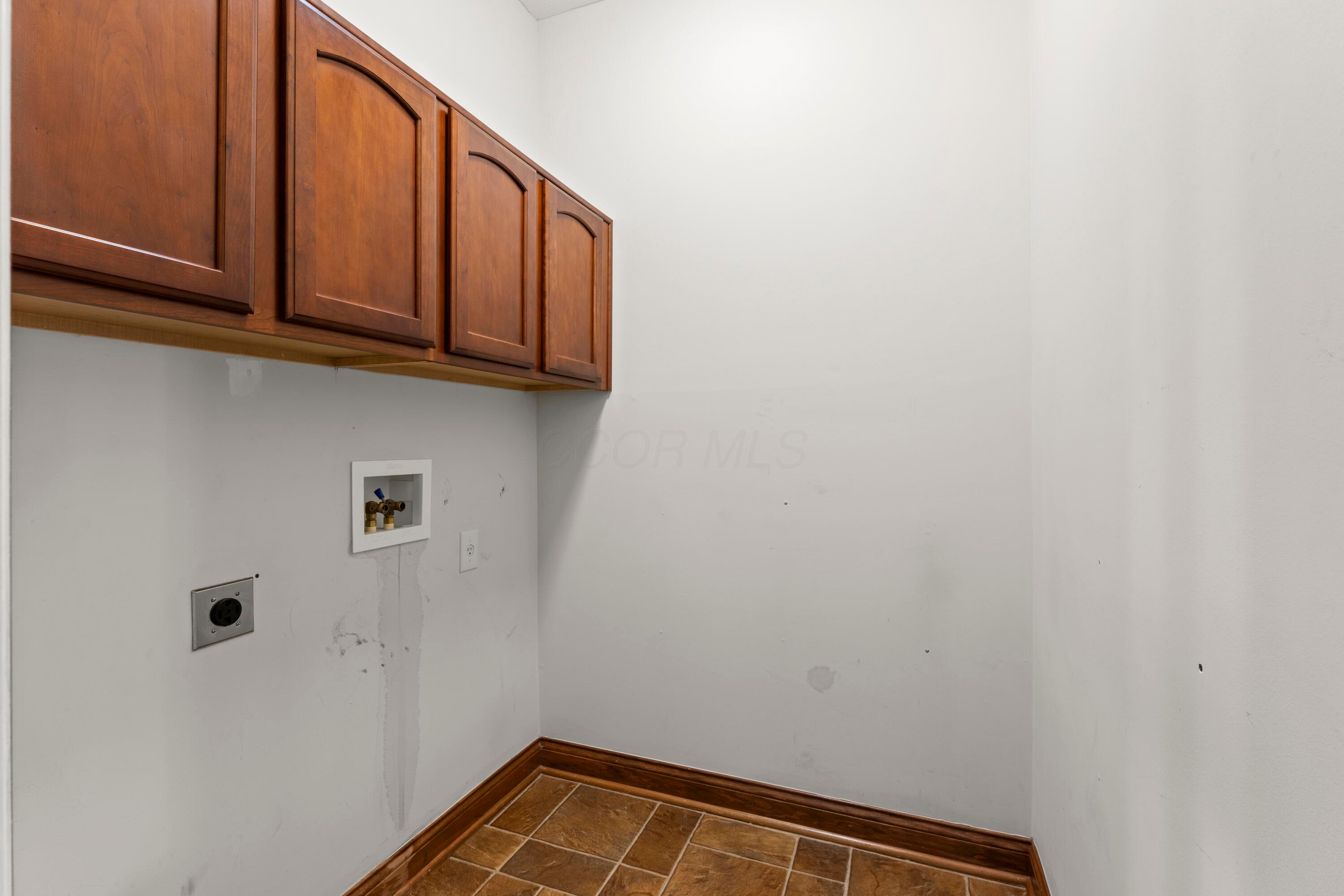 4545 Grand Strand Drive, Grove City, Ohio image 16