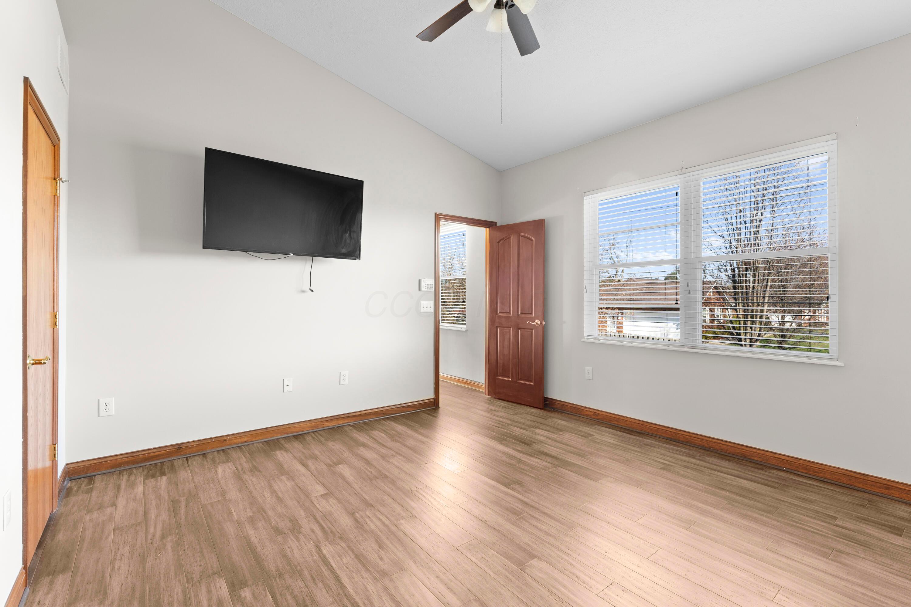 4545 Grand Strand Drive, Grove City, Ohio image 18