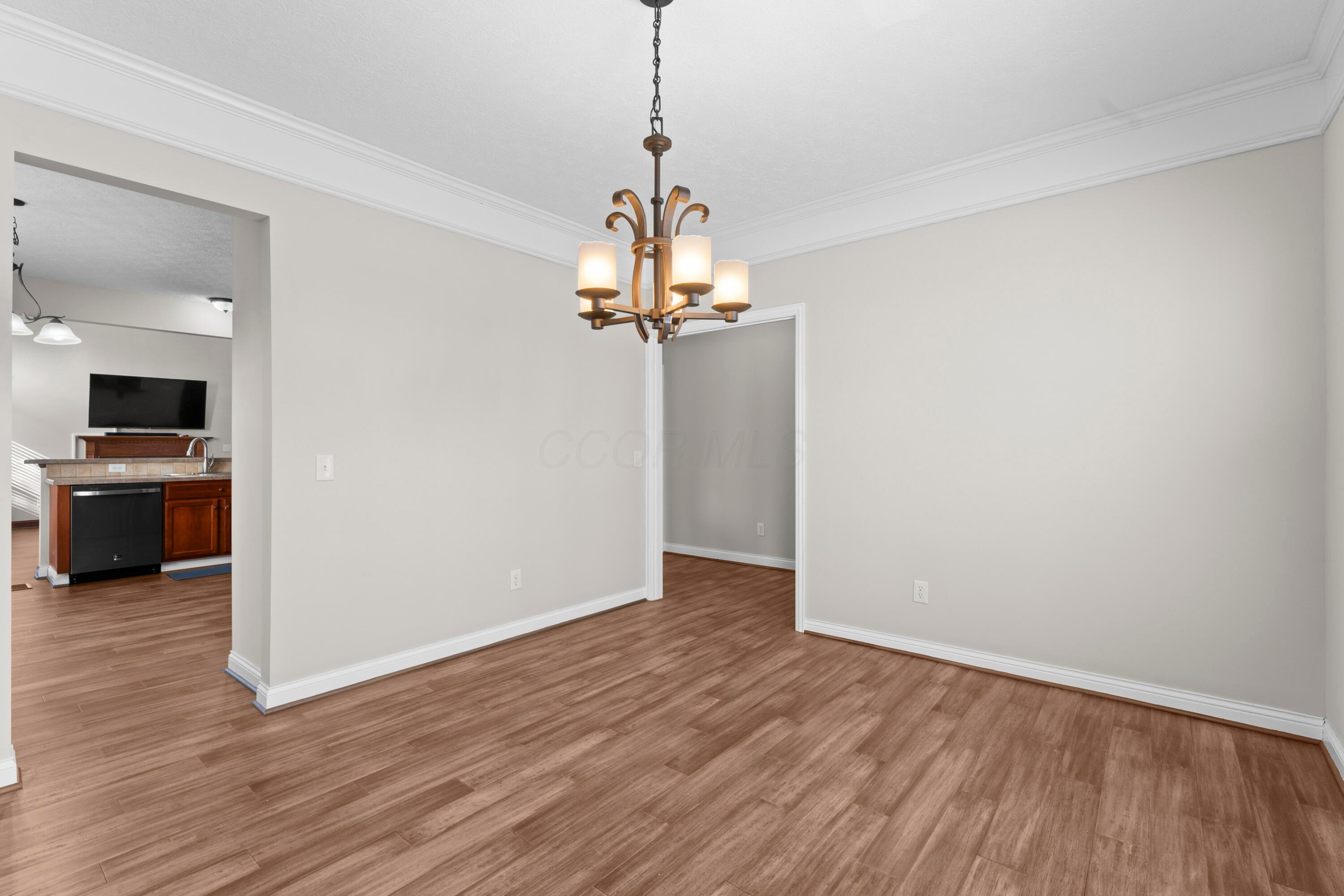 4545 Grand Strand Drive, Grove City, Ohio image 6
