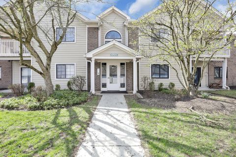 Photo of 6705 Meadow Creek Drive 206 #206, Columbus, OH 43235 (MLS # 226009390)