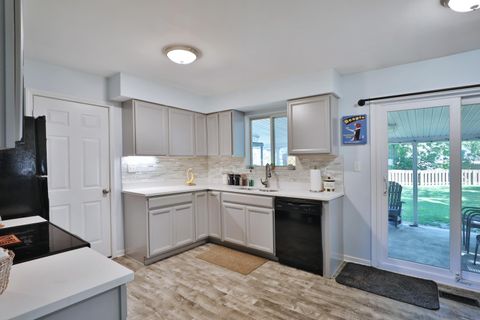 Tiny photo for 2055 Flanders Court, Columbus, OH 43235 (MLS # 226022920)