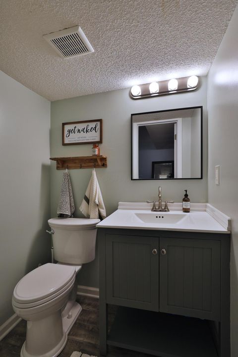 Tiny photo for 2055 Flanders Court, Columbus, OH 43235 (MLS # 226022920)