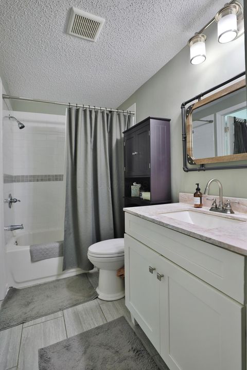 Tiny photo for 2055 Flanders Court, Columbus, OH 43235 (MLS # 226022920)