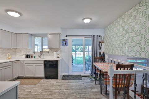 Tiny photo for 2055 Flanders Court, Columbus, OH 43235 (MLS # 226022920)