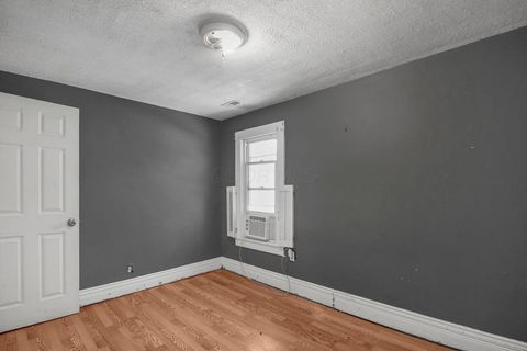 Tiny photo for 397 Arlington Avenue, Newark, OH 43055 (MLS # 225044862)