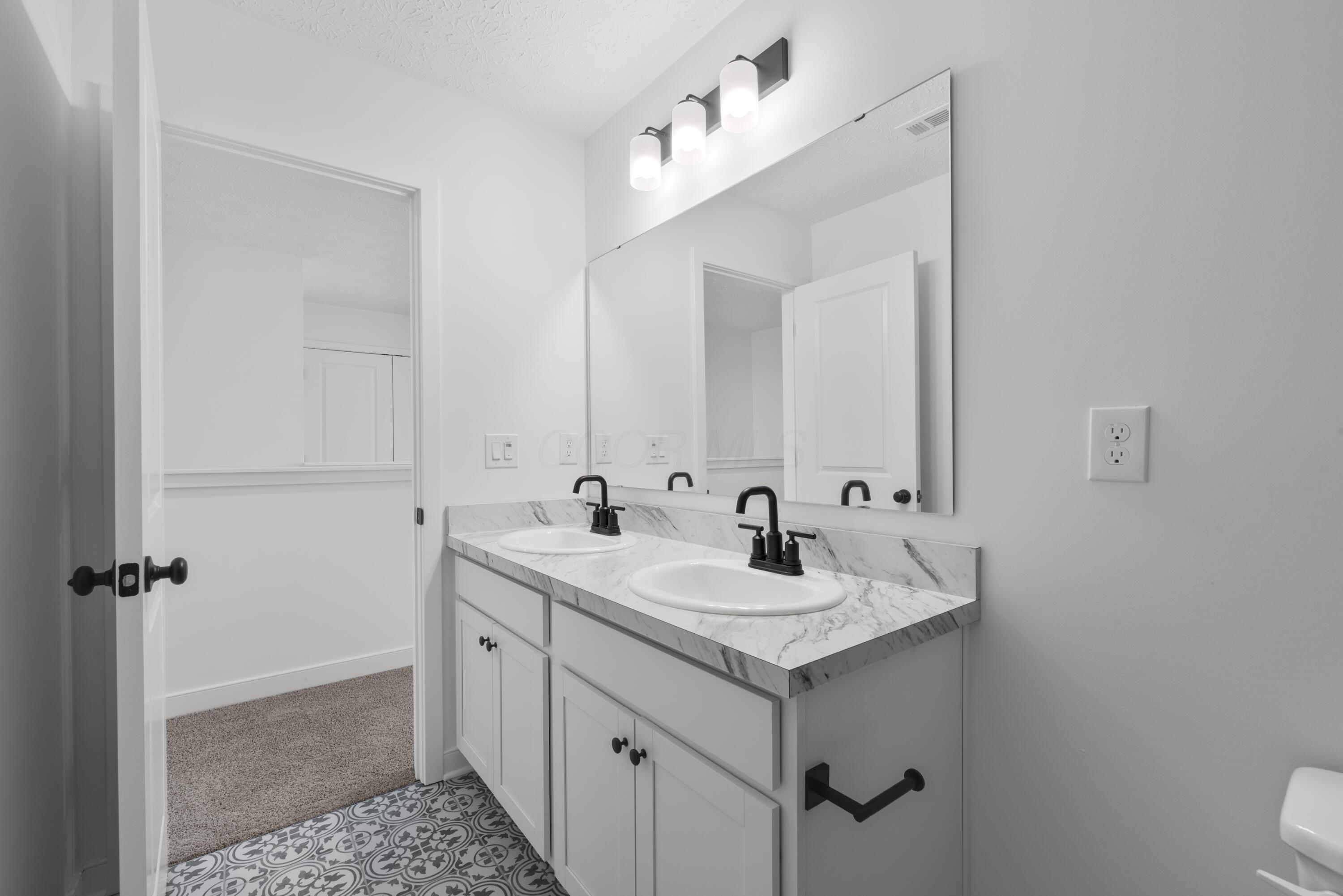 3486 Apple Valley Drive, Howard, Ohio image 38