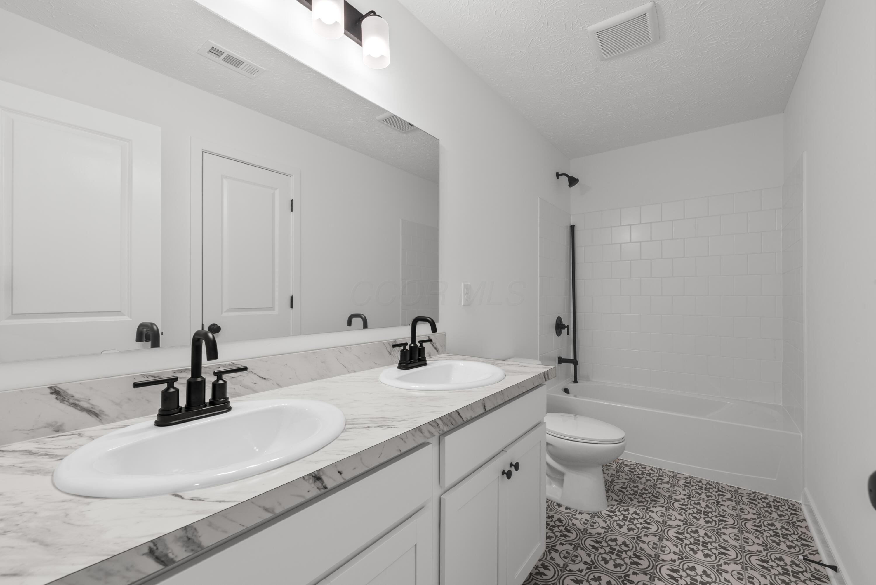 3486 Apple Valley Drive, Howard, Ohio image 37
