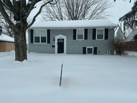 Photo of 257 S Murray Hill Road, Columbus, OH 43228 (MLS # 226001960)