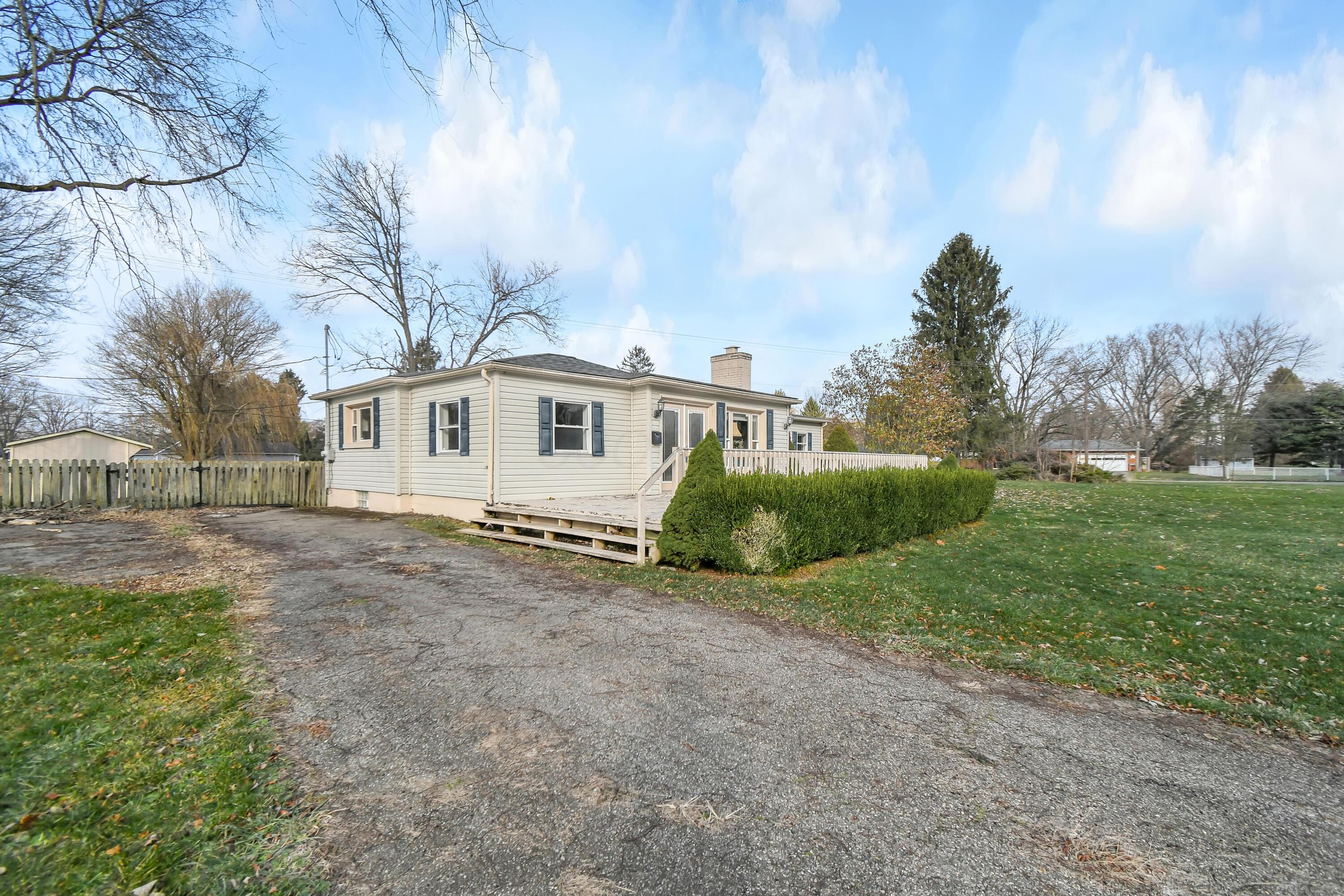 830 Licking View Drive, Heath, Ohio image 2