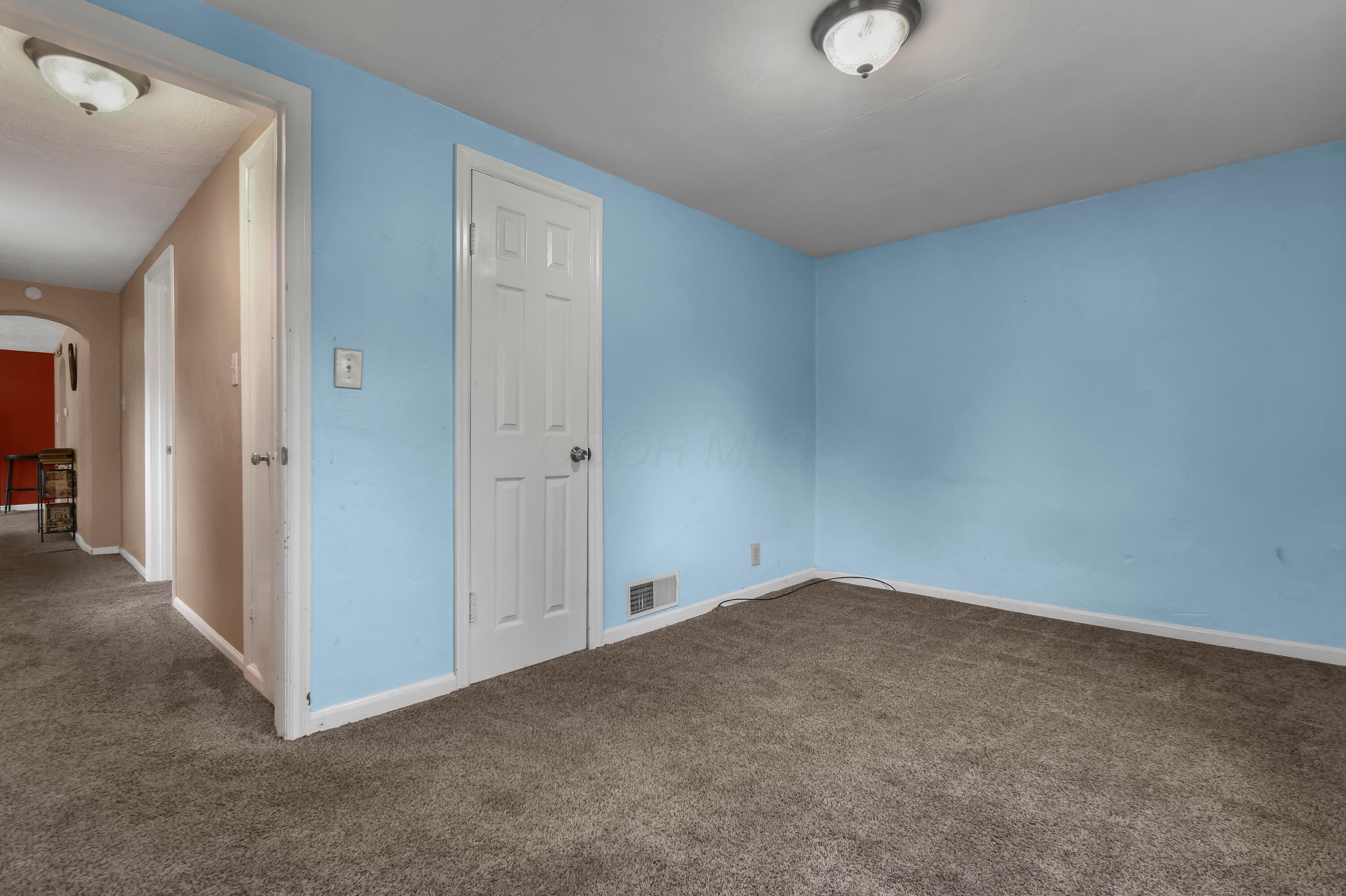 830 Licking View Drive, Heath, Ohio image 13