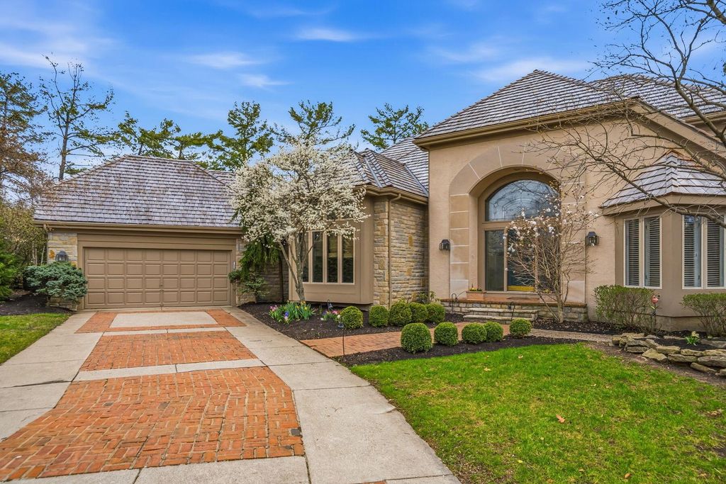 Photo of 8552 Cartney Court, Dublin, OH 43017 (MLS # 226009227)