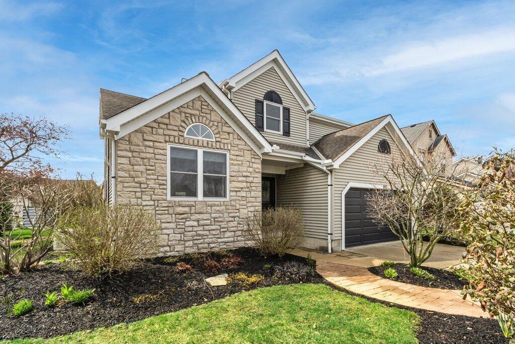 875 Thornapple Grove, Galloway, Ohio image 2