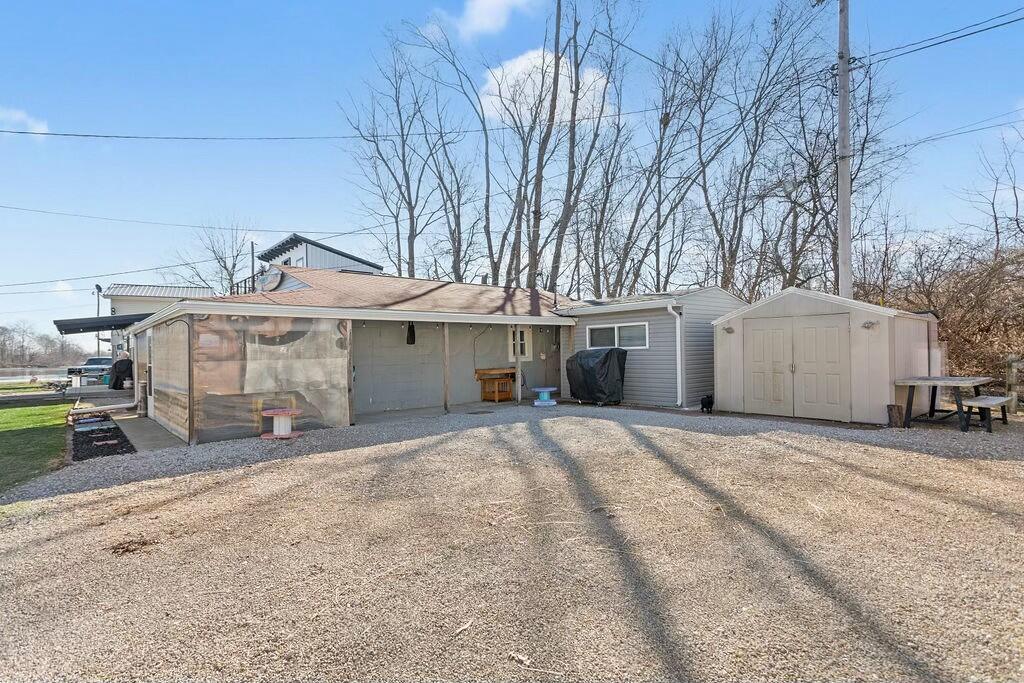 13983 Custers Point Road, Thornville, Ohio image 4