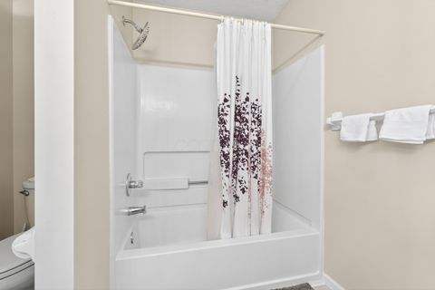 Tiny photo for 3002 Glenloch Circle, Dublin, OH 43017 (MLS # 225042082)