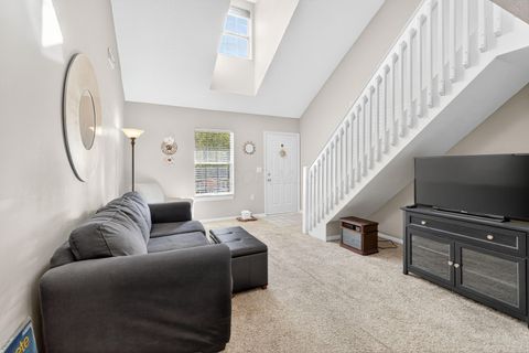 Tiny photo for 3002 Glenloch Circle, Dublin, OH 43017 (MLS # 225042082)