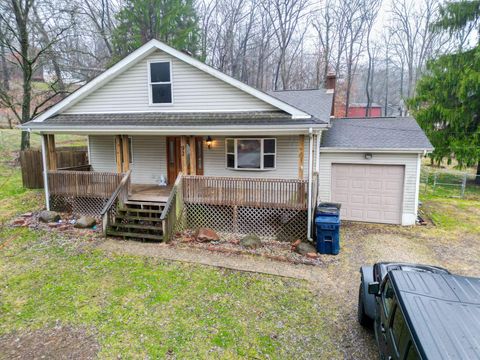 Photo of 92 Brentview Drive NE, Newark, OH 43055 (MLS # 226007460)