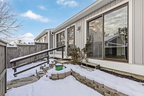 Photo of 796 Timber Way Drive 15B #15B, Columbus, OH 43085 (MLS # 225045767)