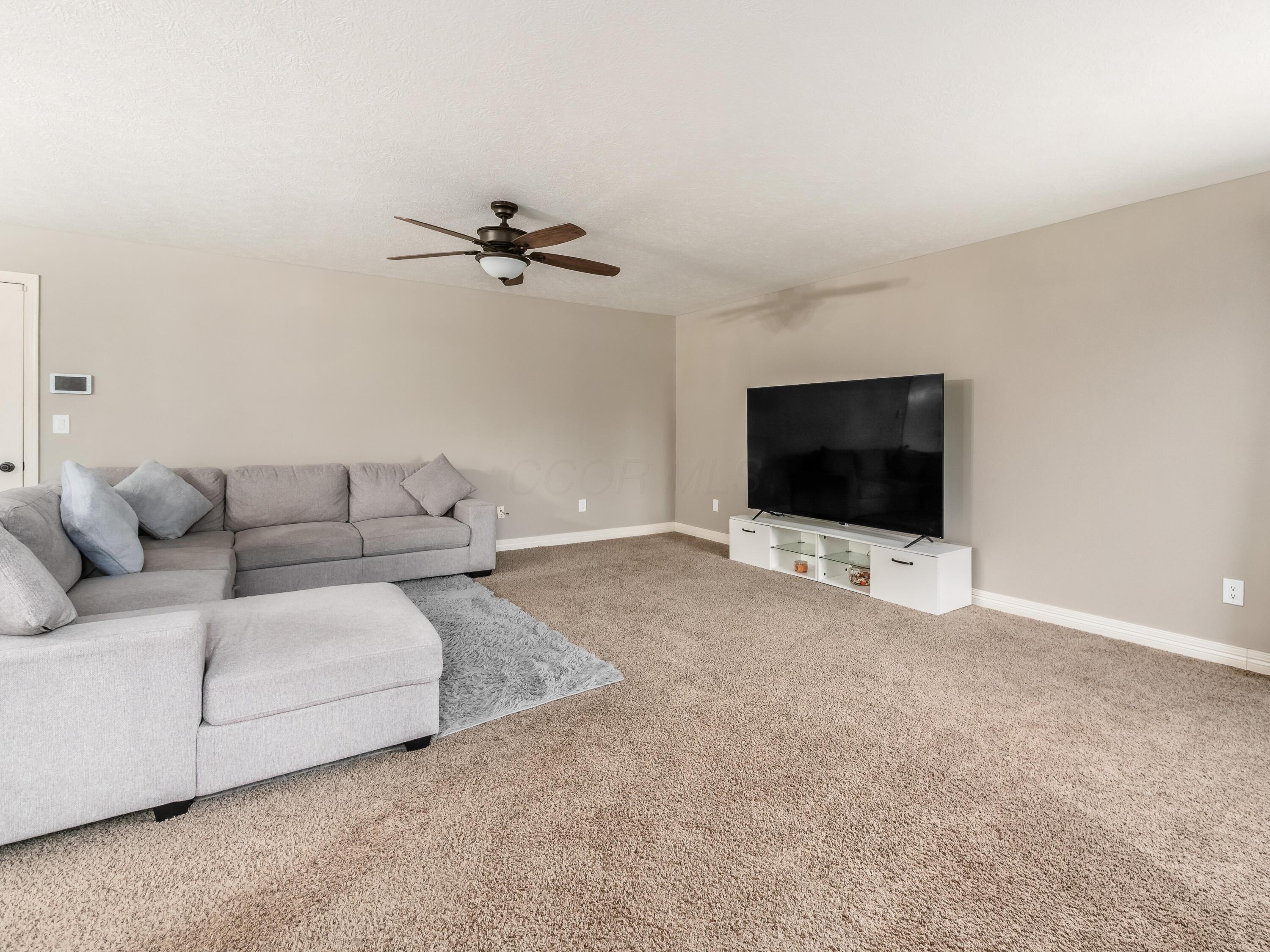 3853 Snowshoe Avenue, Grove City, Ohio image 23