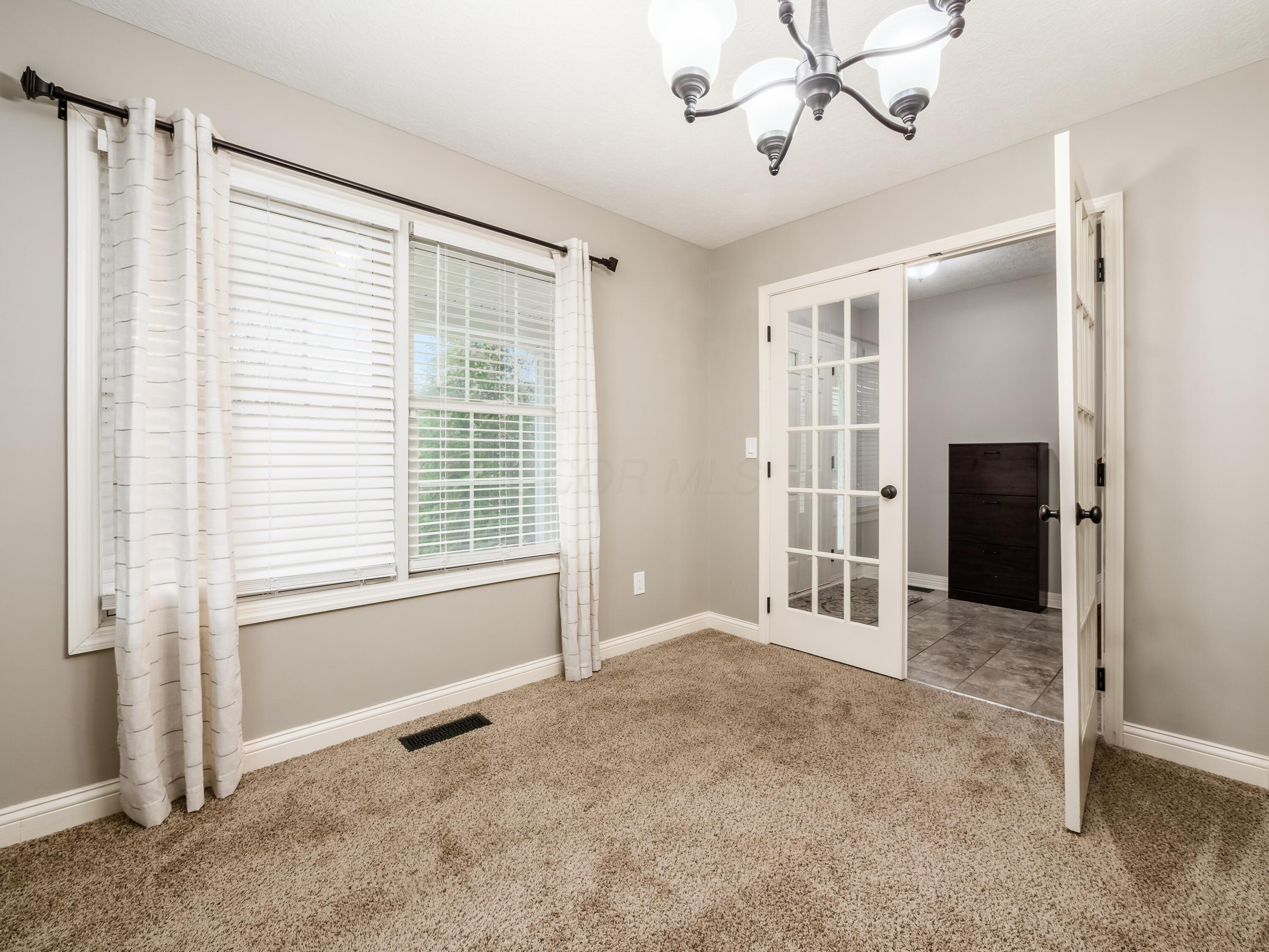 3853 Snowshoe Avenue, Grove City, Ohio image 12
