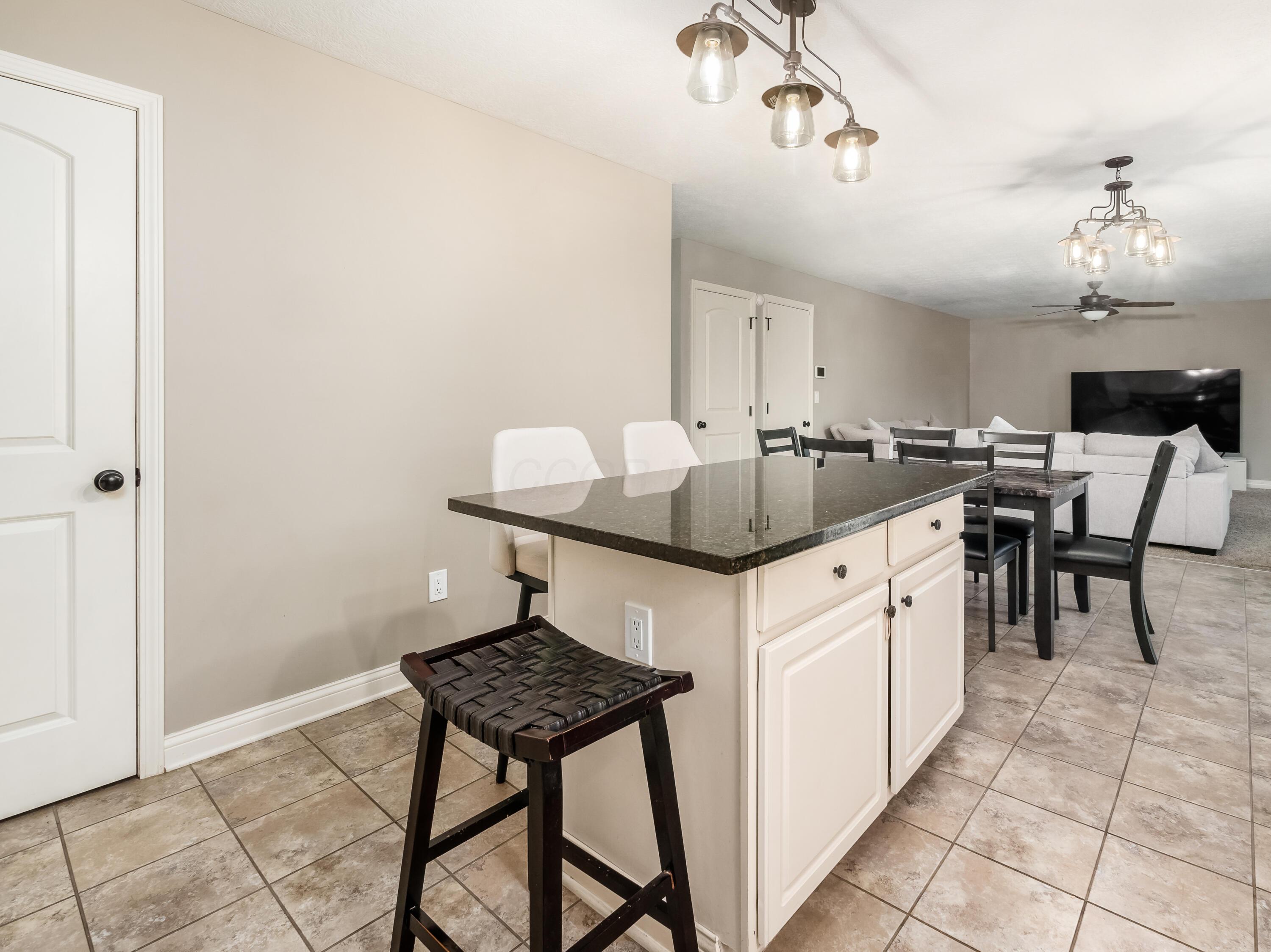 3853 Snowshoe Avenue, Grove City, Ohio image 15
