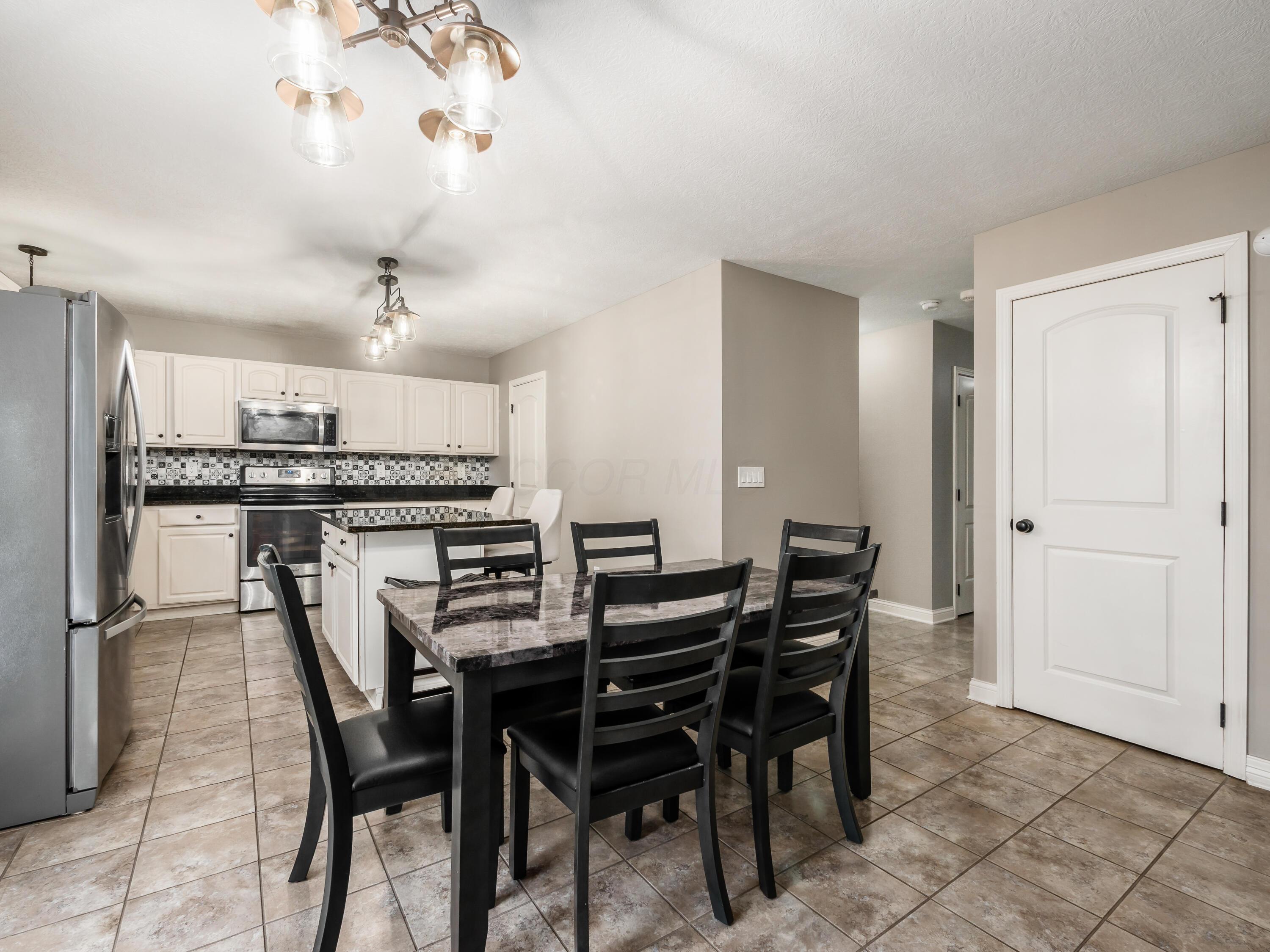 3853 Snowshoe Avenue, Grove City, Ohio image 18