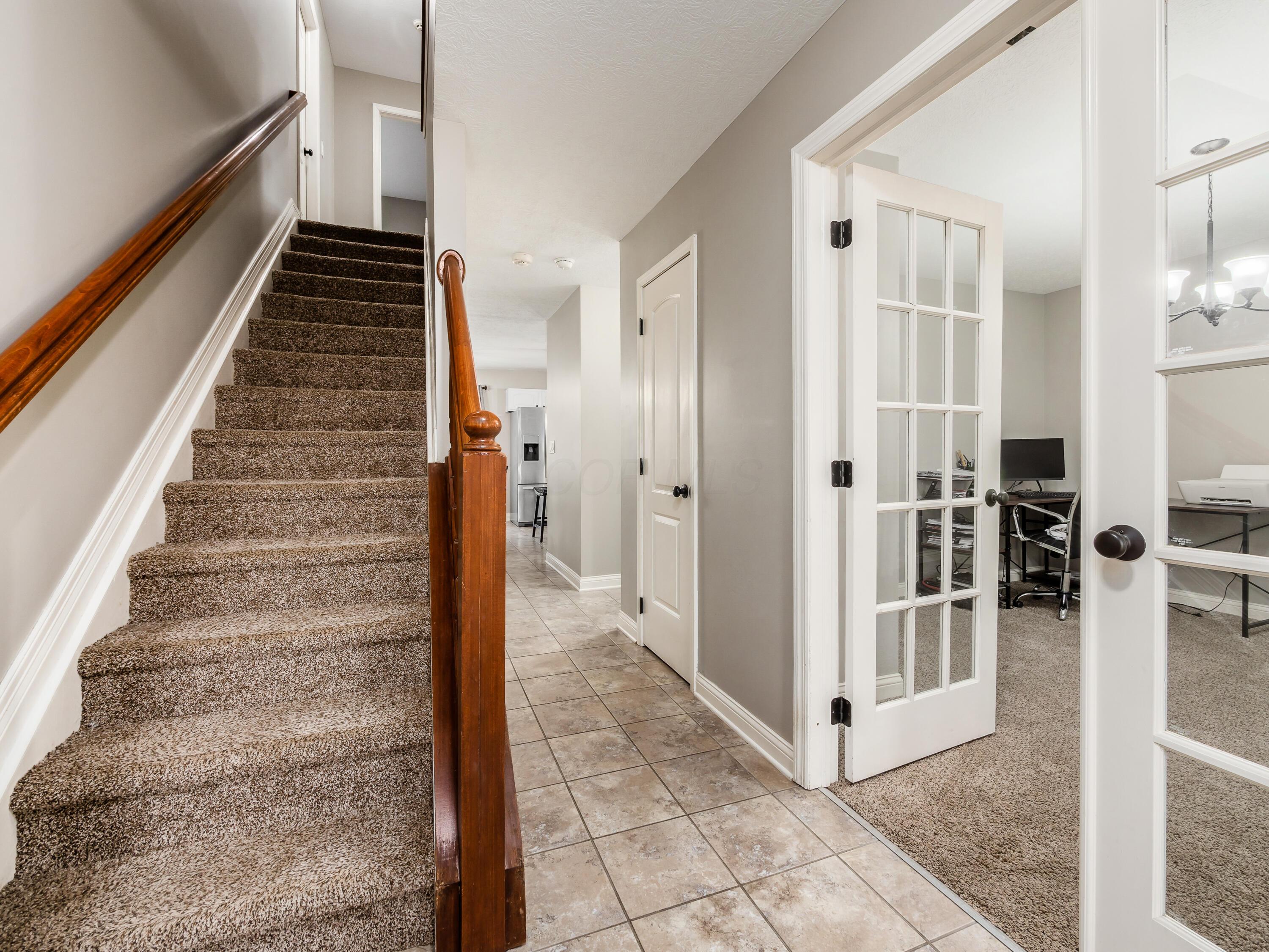 3853 Snowshoe Avenue, Grove City, Ohio image 8