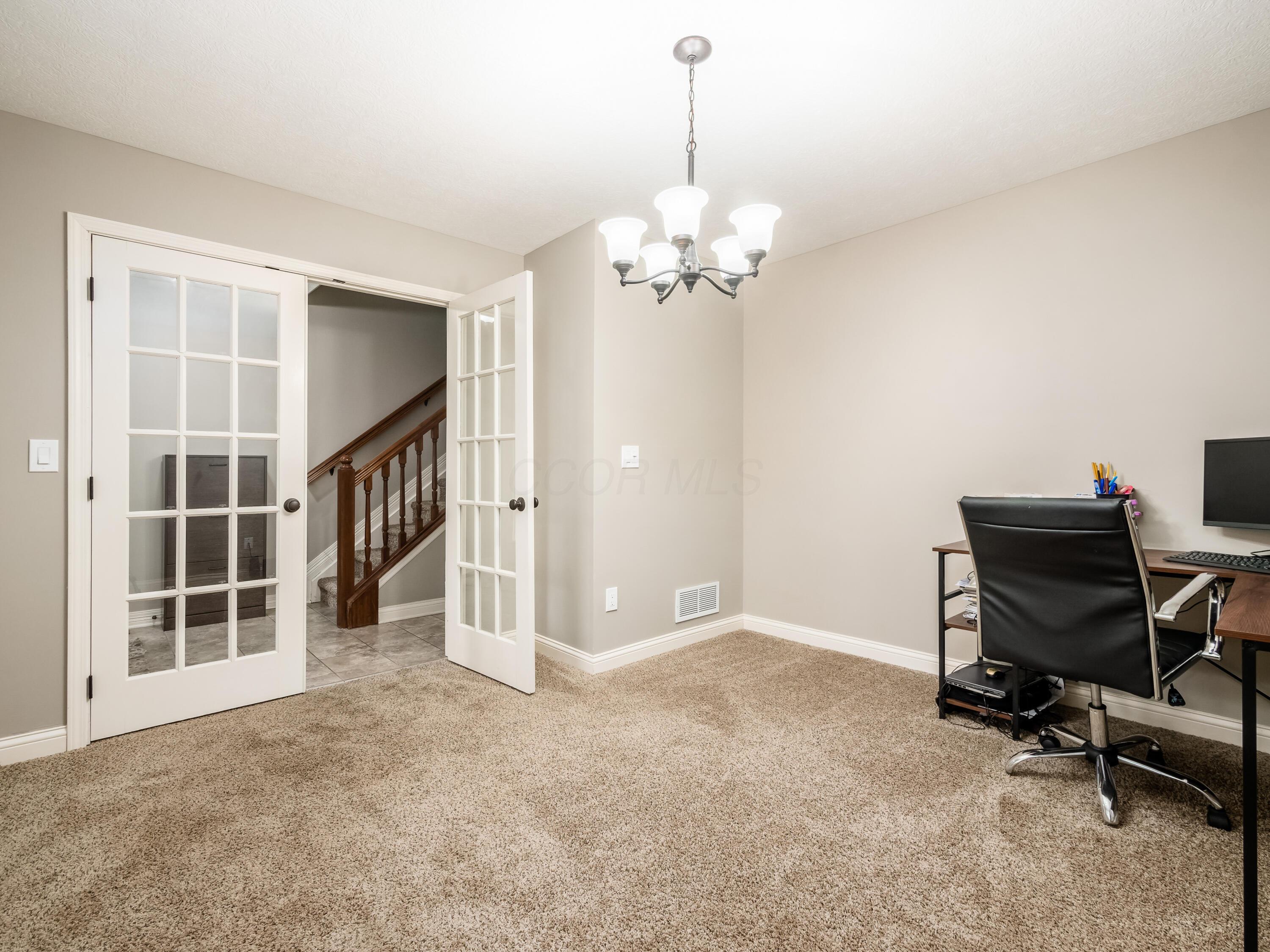 3853 Snowshoe Avenue, Grove City, Ohio image 10