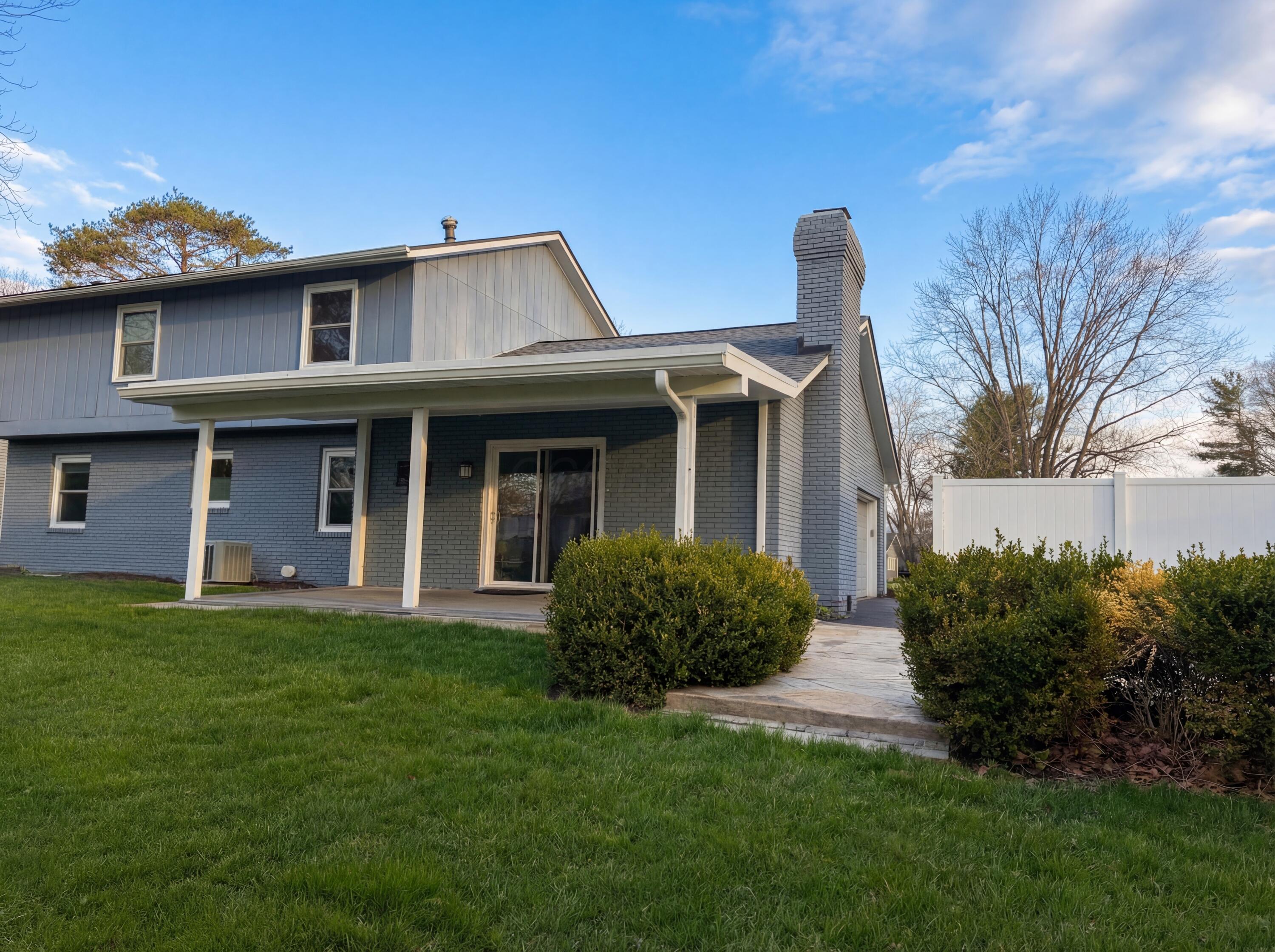 1289 Clubview Boulevard S