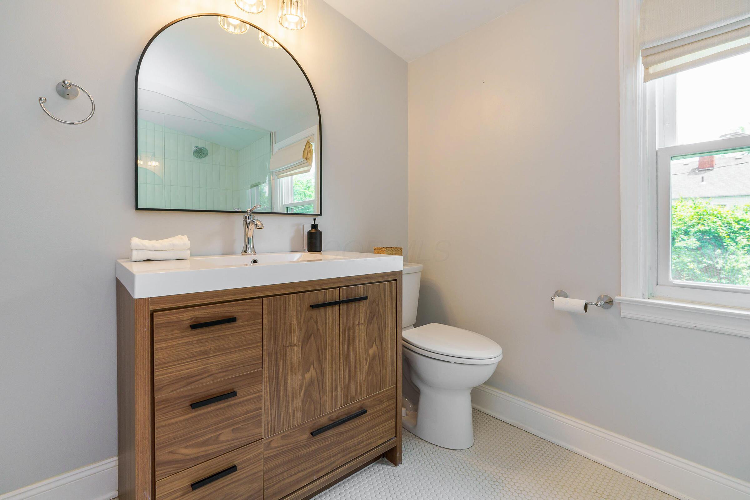 308 N Stanwood Road, Columbus, Ohio image 24