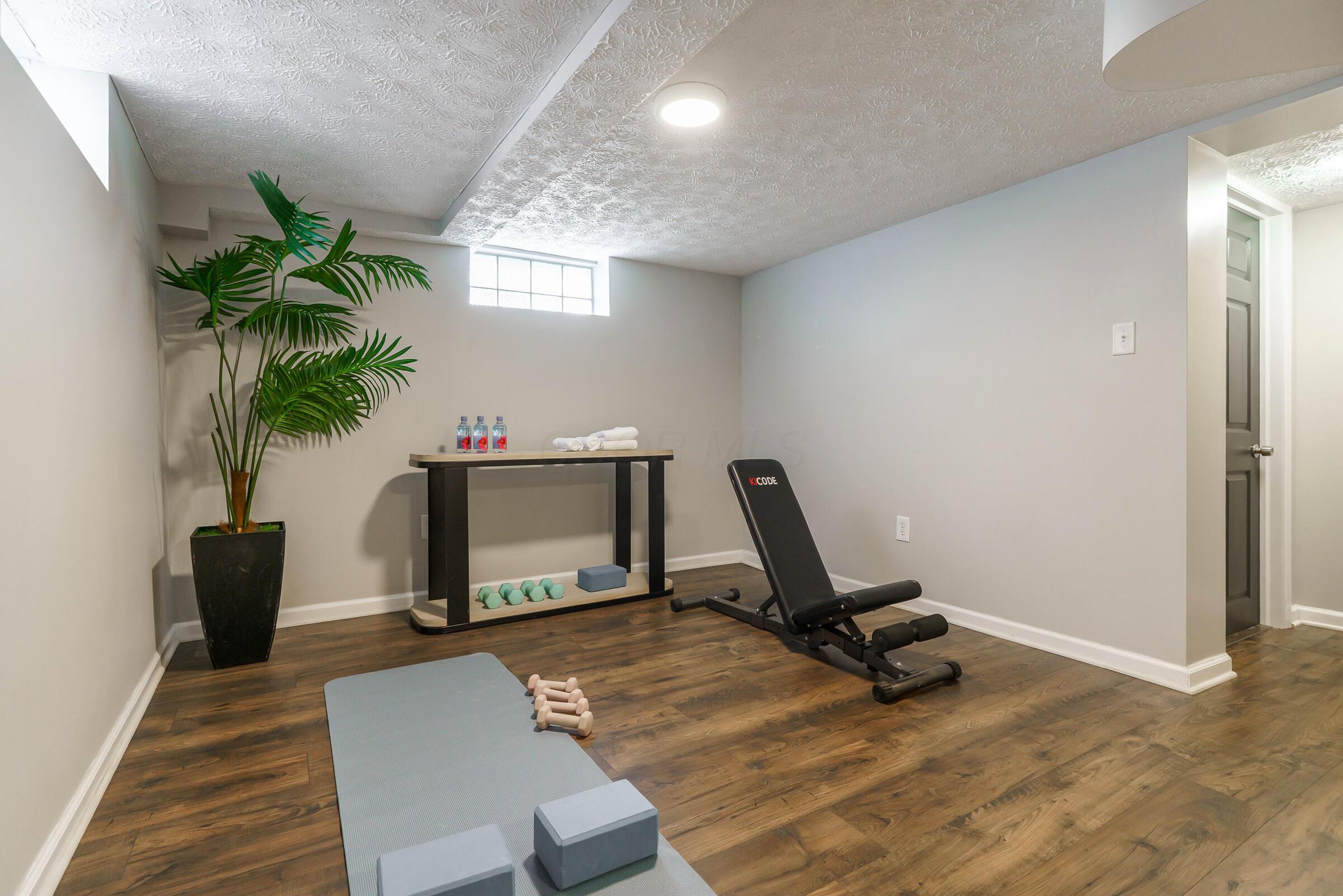 308 N Stanwood Road, Columbus, Ohio image 28