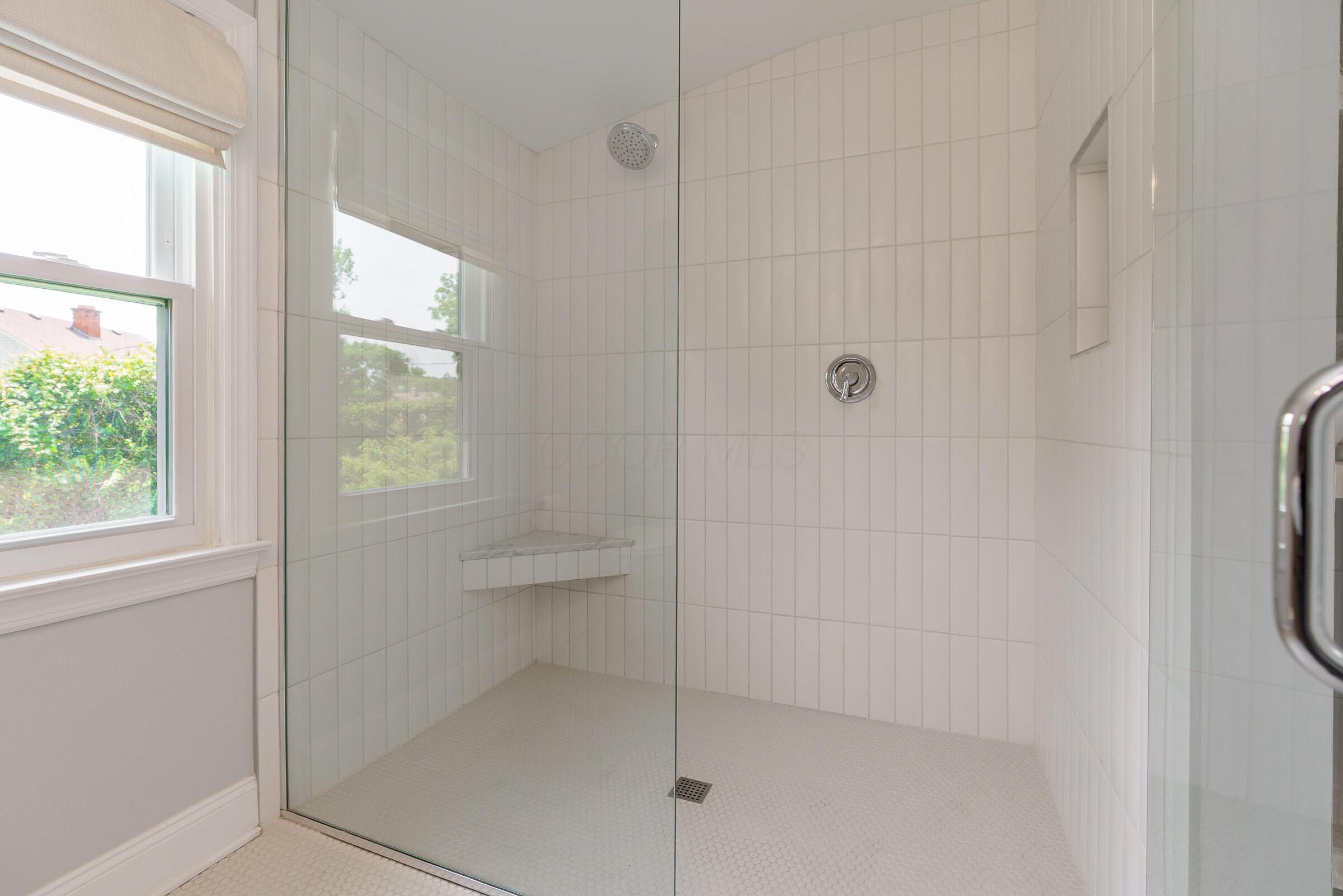308 N Stanwood Road, Columbus, Ohio image 25